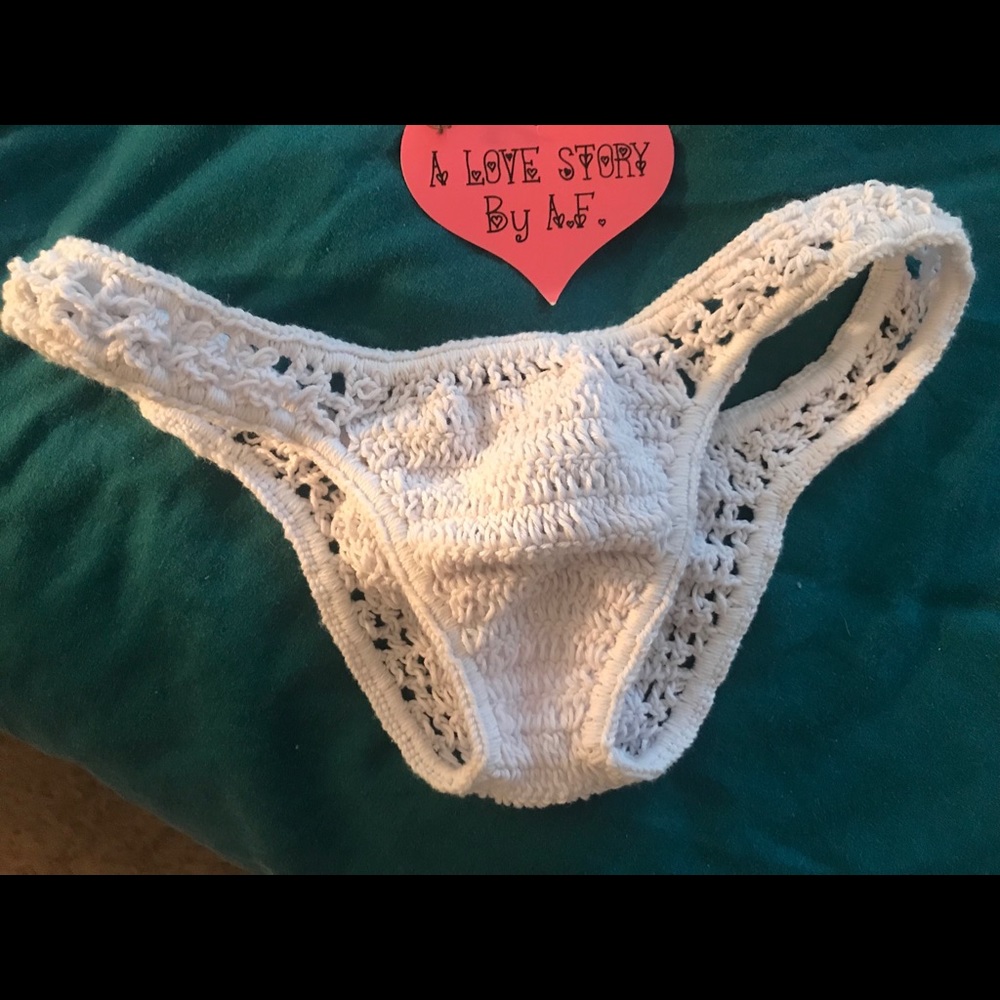 Crochet bikini - Picture 3 of 5